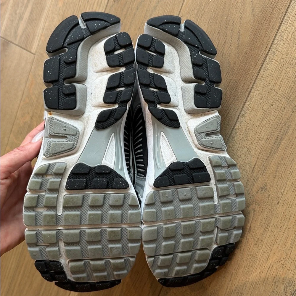 Nike Zoom Vomero 5 - Men’s size 8 - Picture 5 of 5